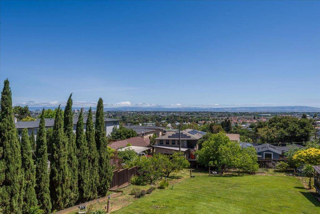 Belmont, CA 94002,1720 Hillman AVE