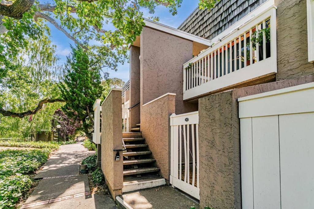 Menlo Park, CA 94025,675 Sharon Park DR #231