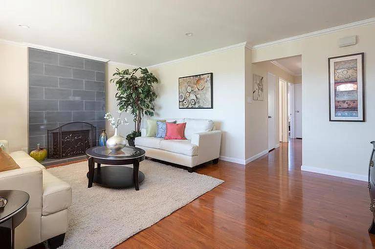 South San Francisco, CA 94080,455 Gardenside AVE