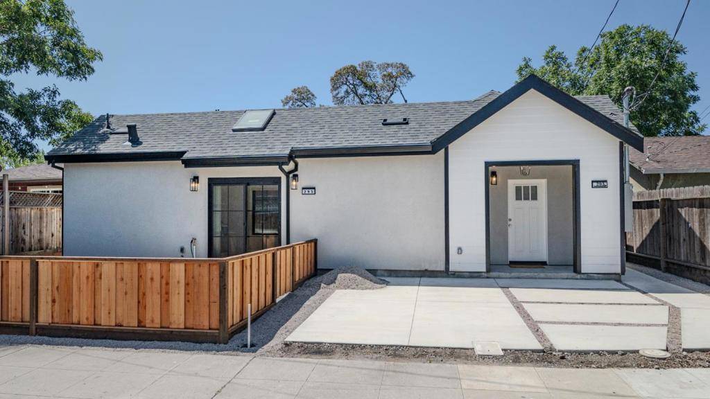 Mountain View, CA 94043,295 Murlagan AVE