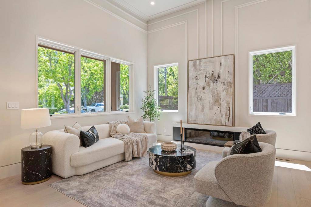 Palo Alto, CA 94301,833 Forest AVE