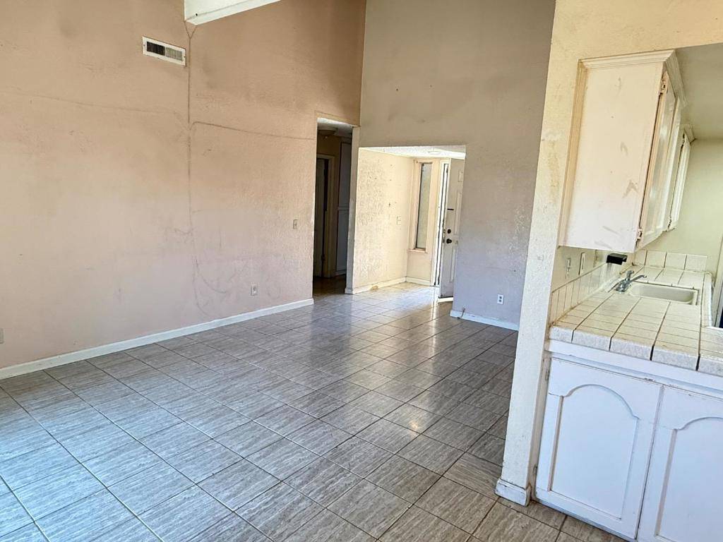 Madera, CA 93637,705 Deerwood DR