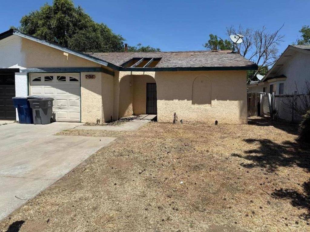 Madera, CA 93637,705 Deerwood DR