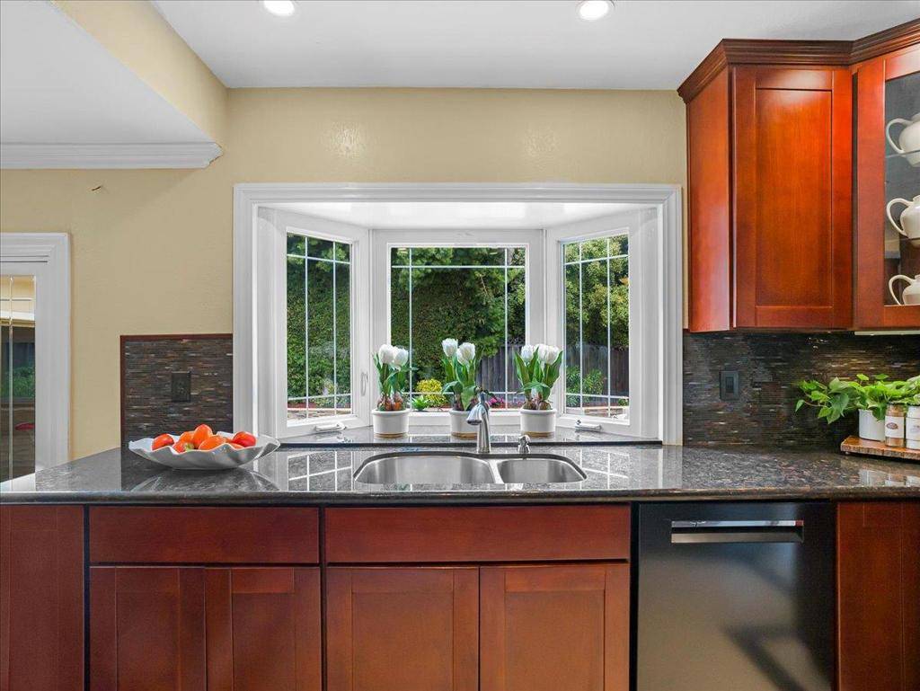 Sunnyvale, CA 94086,651 Starbush DR