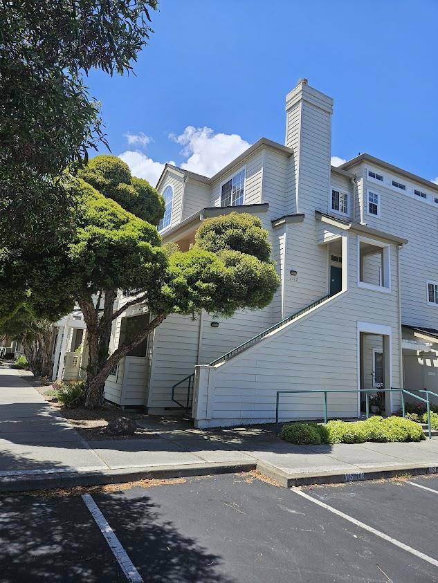 CA 94065,2312 Hastings Shore LN