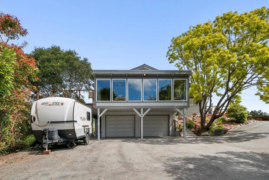 Aptos, CA 95003,1044 Pleasant Valley RD