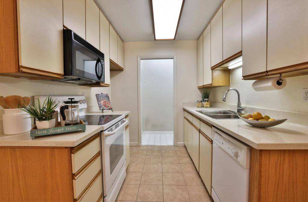 Sunnyvale, CA 94087,695 S Knickerbocker DR #4