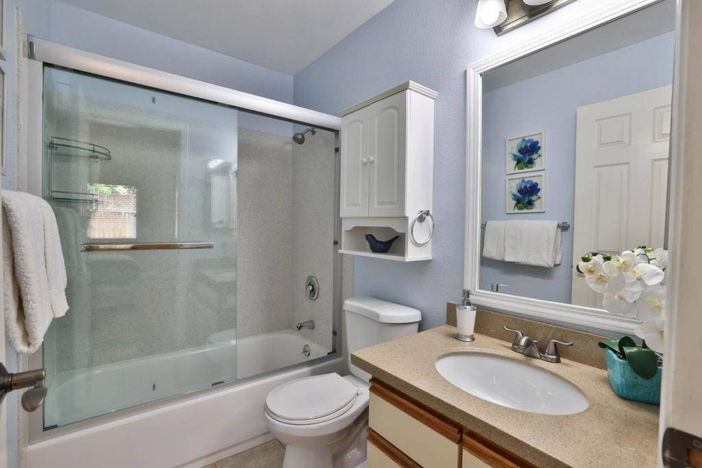 695 S Knickerbocker DR #4 Sunnyvale, CA 94087