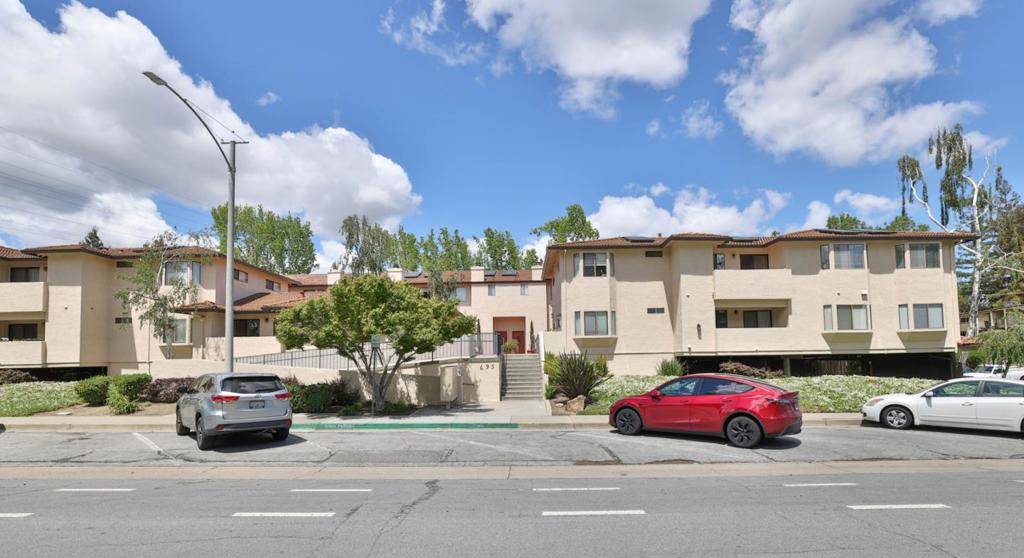 695 S Knickerbocker DR #4 Sunnyvale, CA 94087