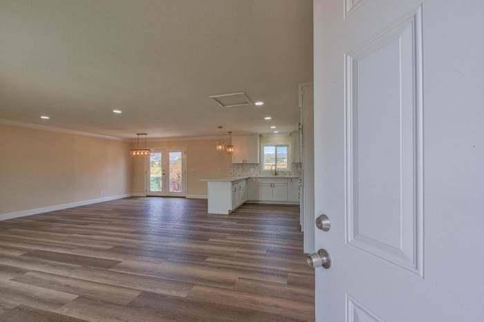 Gonzales, CA 93926,628 DelMonte CIR