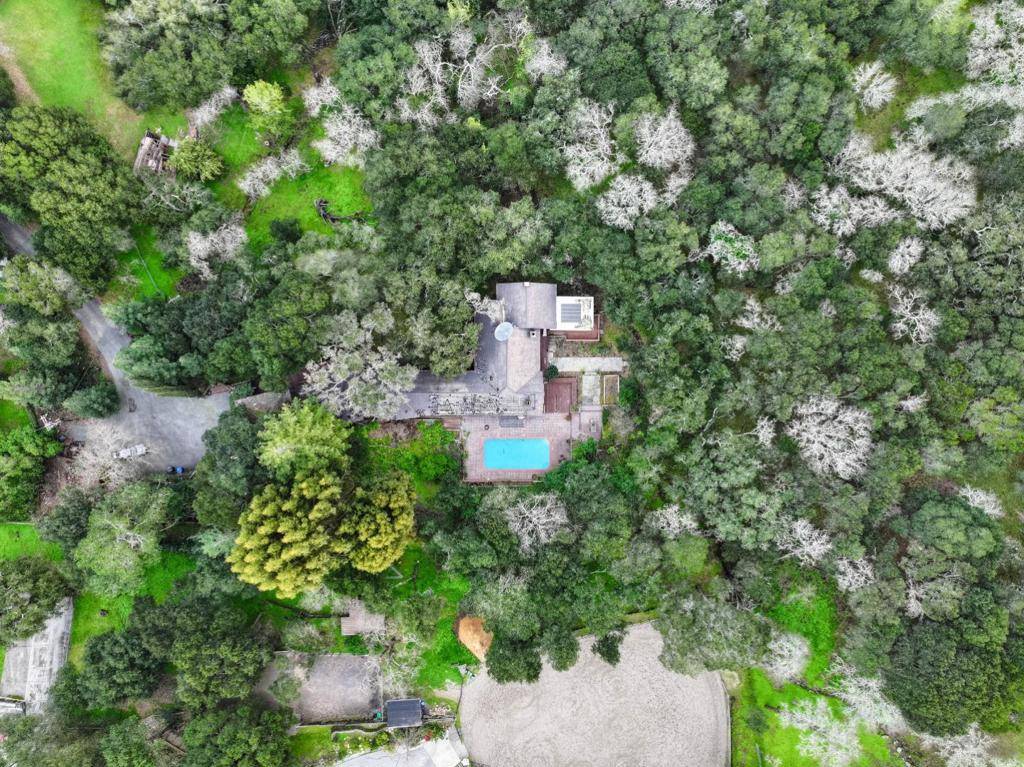 Woodside, CA 94062,380 La Questa WAY