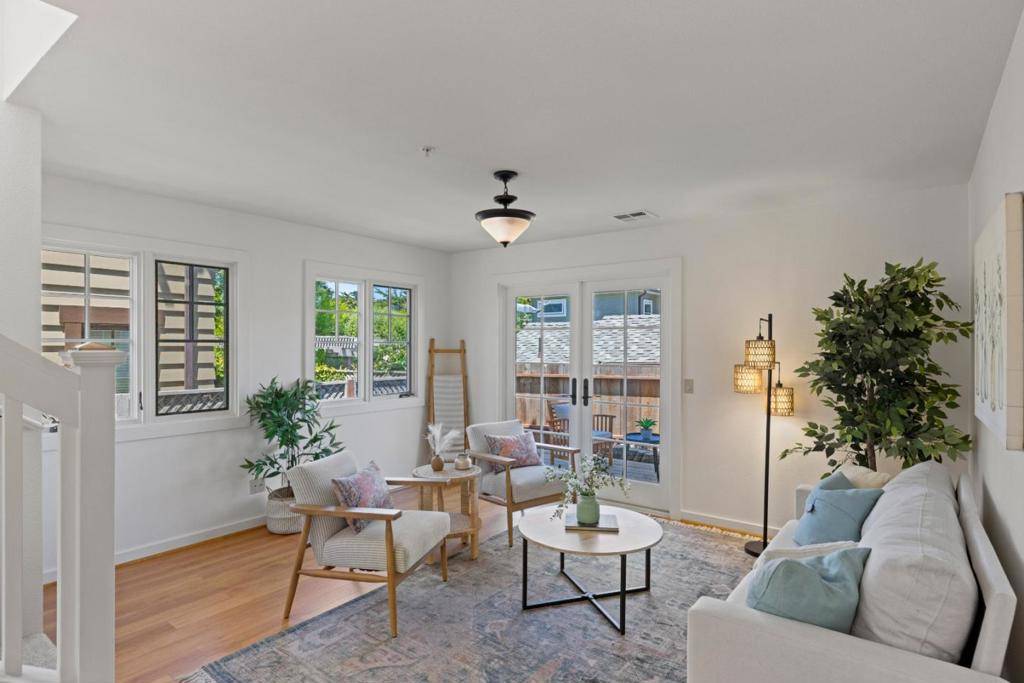 Pacific Grove, CA 93950,180 Central AVE