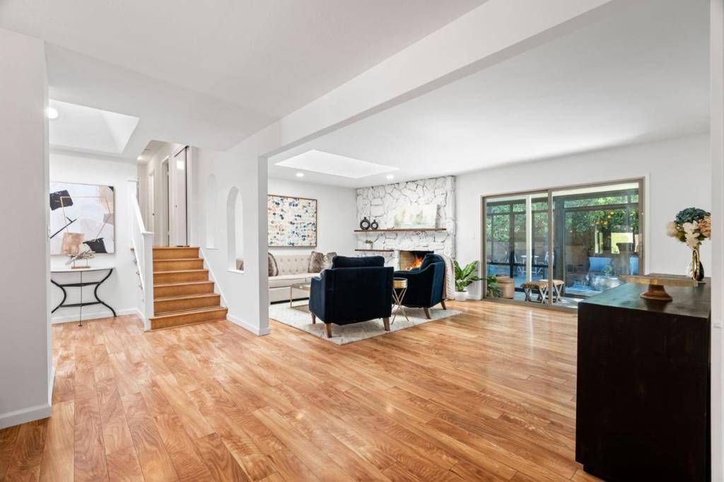 Los Altos, CA 94024,1425 Cedar PL