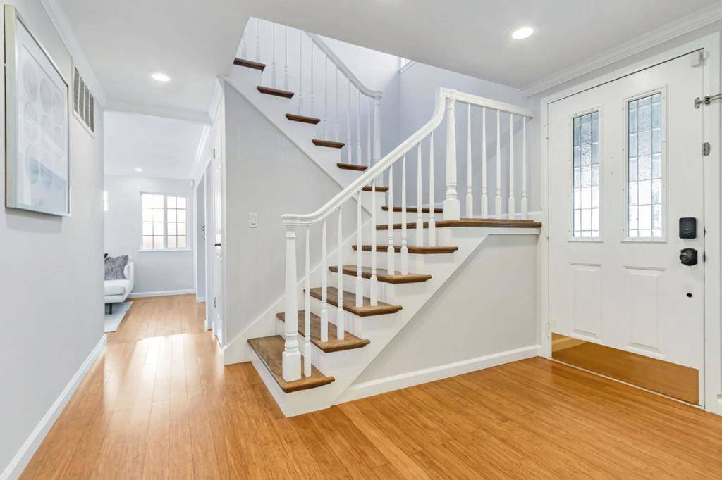 Sunnyvale, CA 94087,621 Harrow WAY