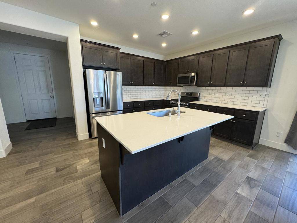 1101 Pearl DR Los Banos, CA 93635