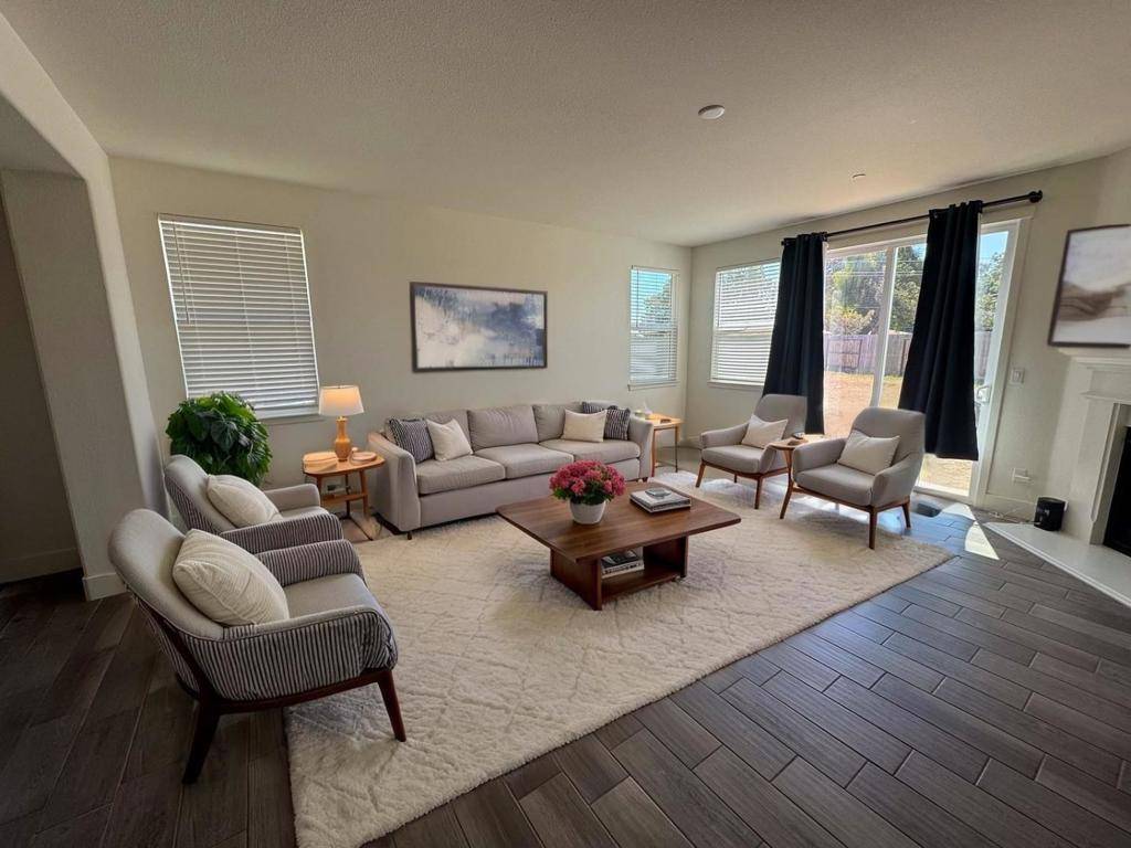 Los Banos, CA 93635,1101 Pearl DR