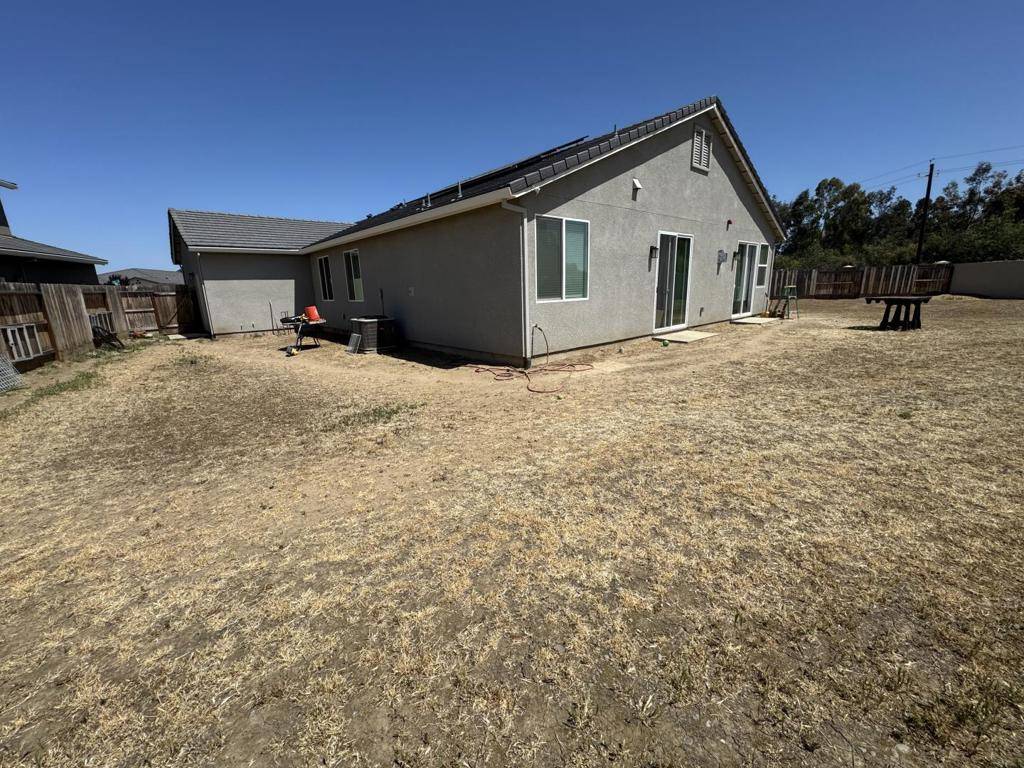 1101 Pearl DR Los Banos, CA 93635