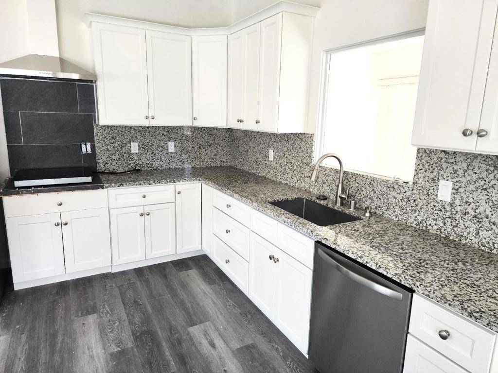 Redwood City, CA 94061,134 Cypress #A Upstairs