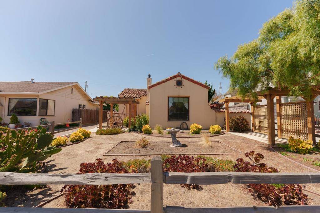 Salinas, CA 93901,13 Orange DR