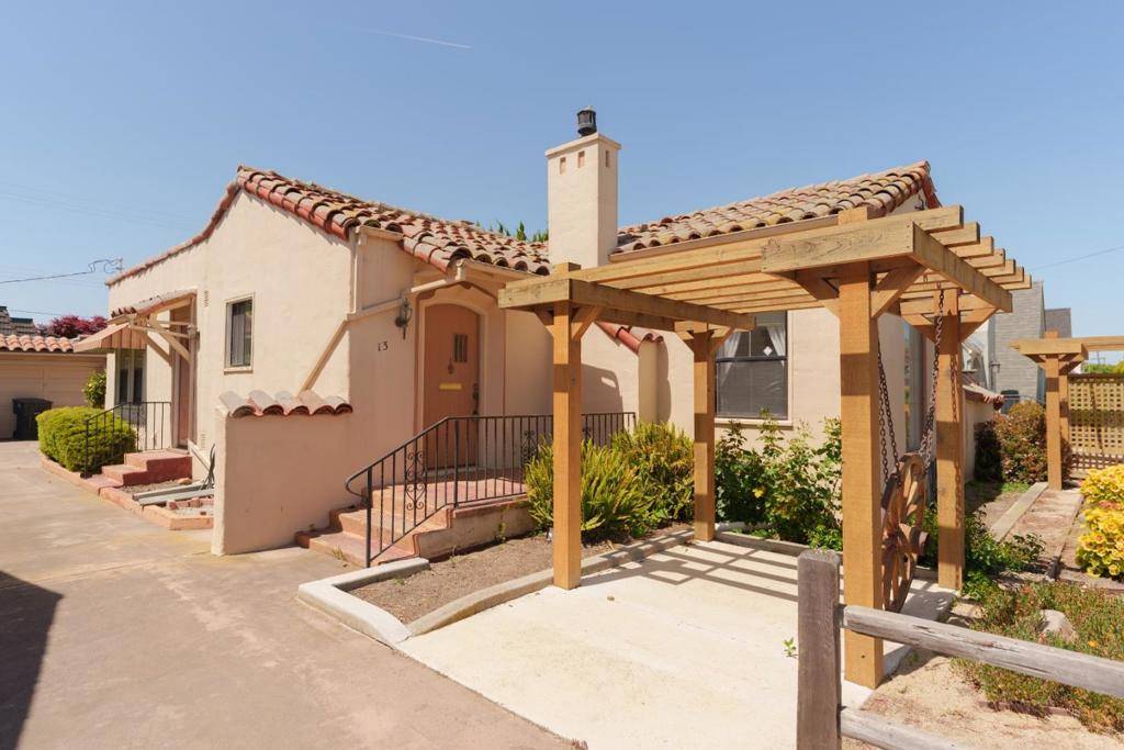 Salinas, CA 93901,13 Orange DR