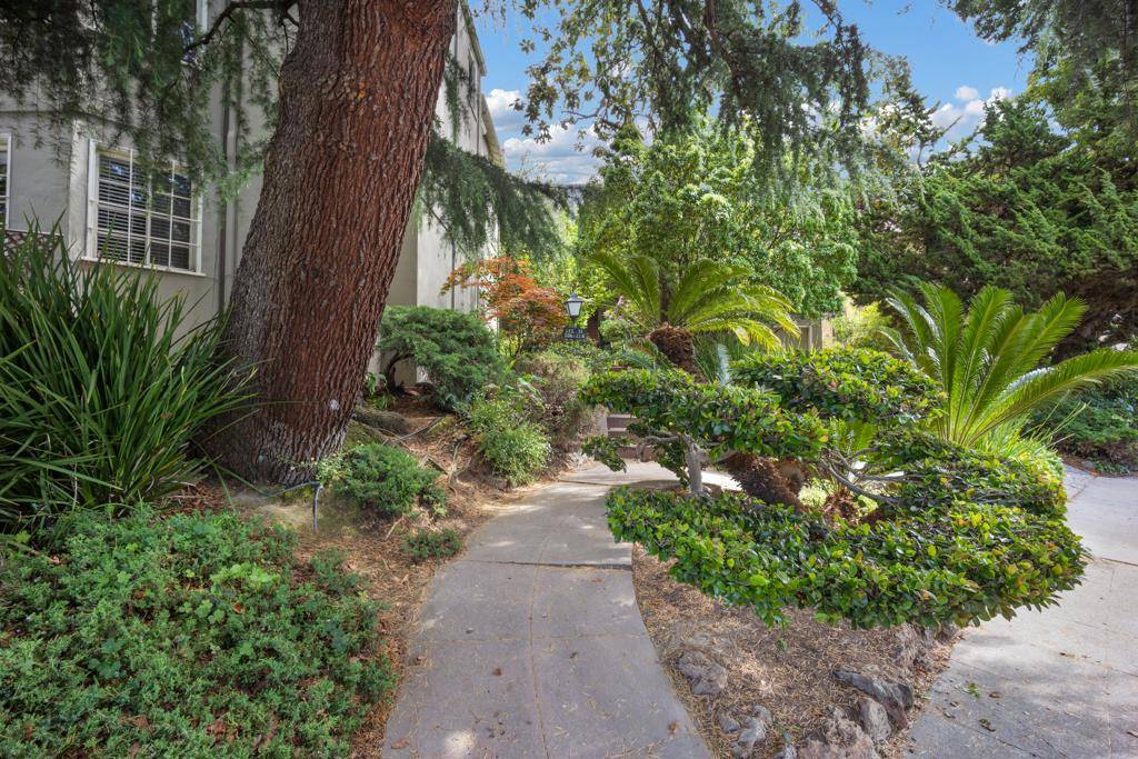 Oakland, CA 94610,212 Lee ST