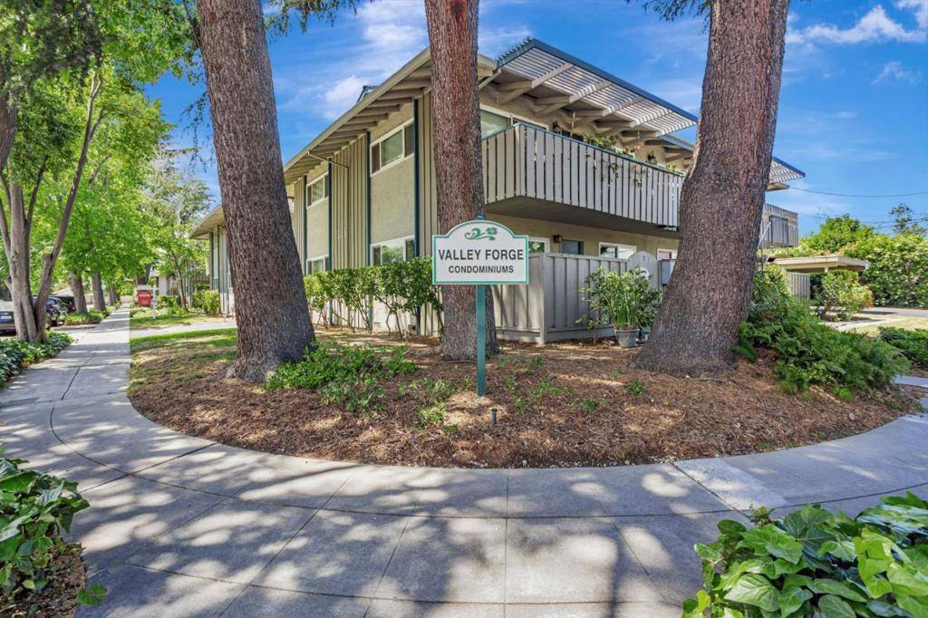 Campbell, CA 95008,561 Valley Forge WAY #4