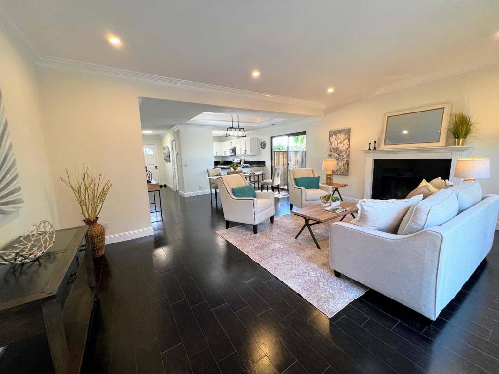 Foster City, CA 94404,801 Ram LN