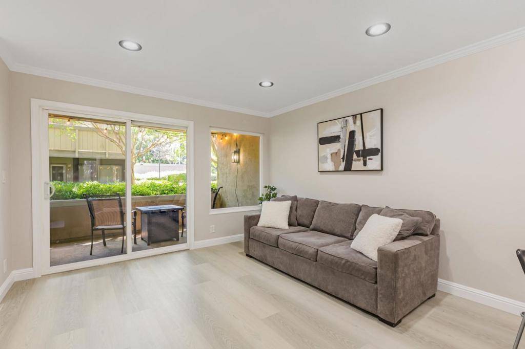 Sunnyvale, CA 94086,891 W California AVE #M