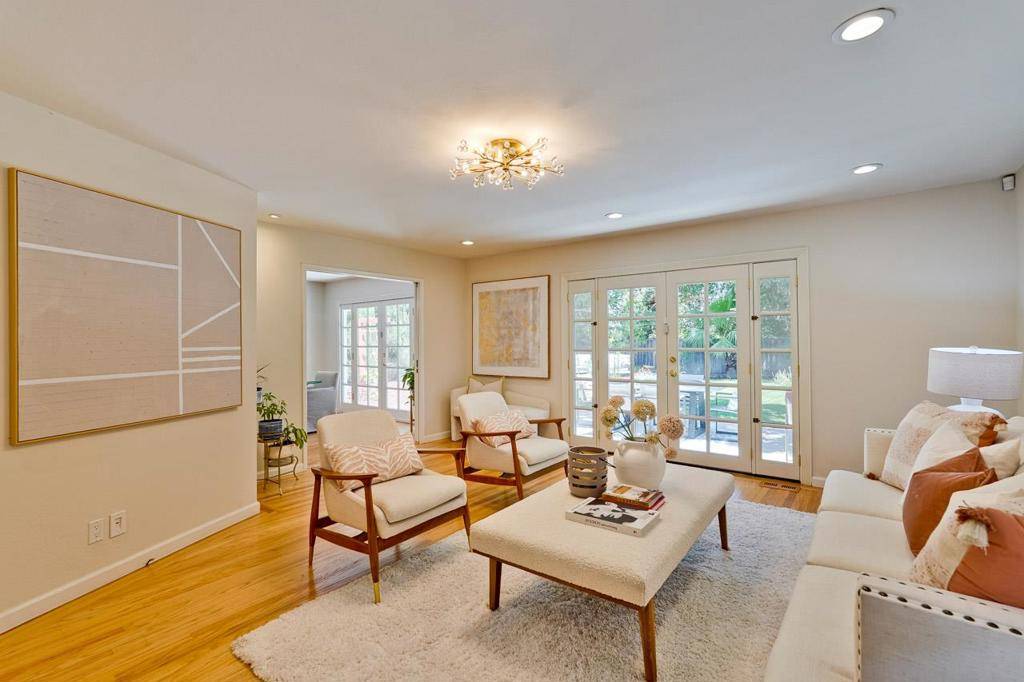 Cupertino, CA 95014,10440 Mann DR