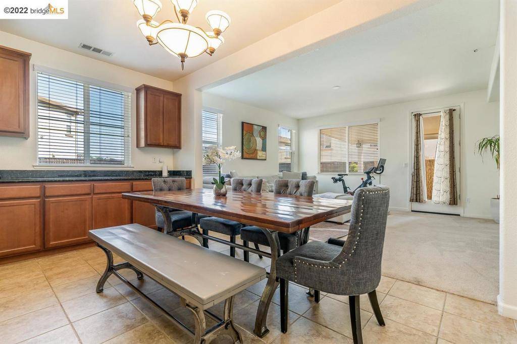 Oakley, CA 94561,22 Solstice CT