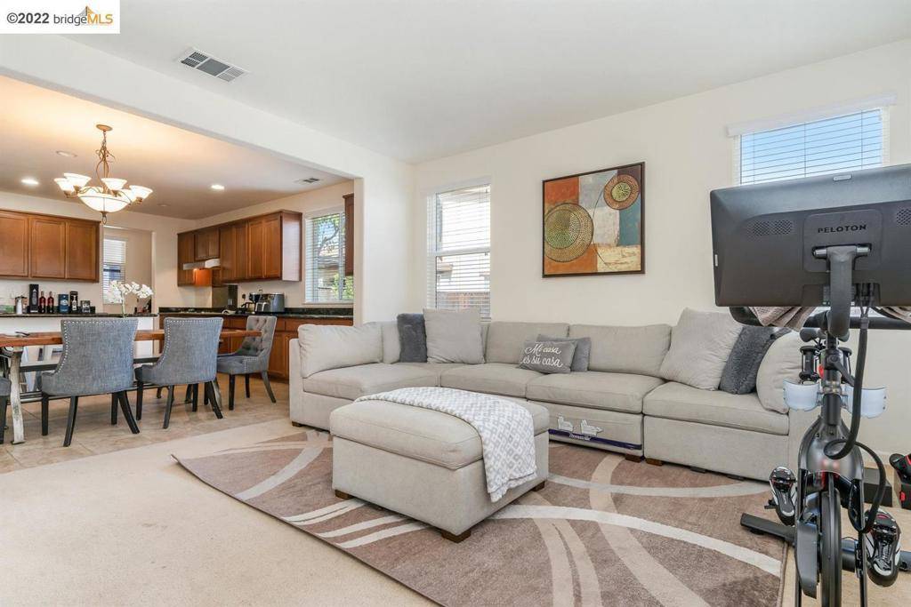 Oakley, CA 94561,22 Solstice CT