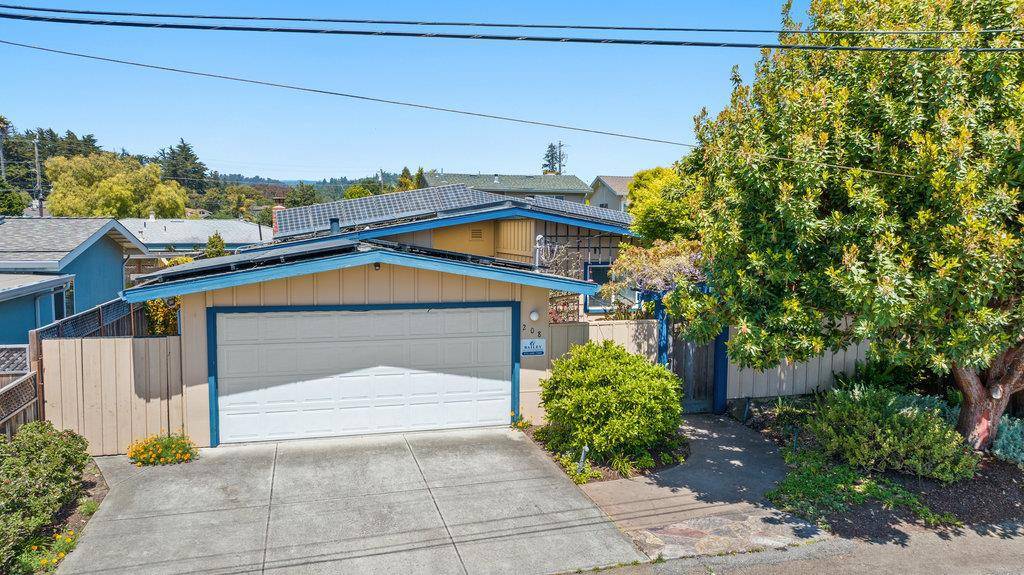 Aptos, CA 95003,208 Valencia AVE