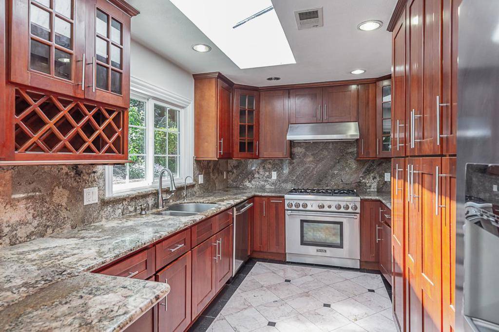 Los Gatos, CA 95030,15000 Winchester BLVD