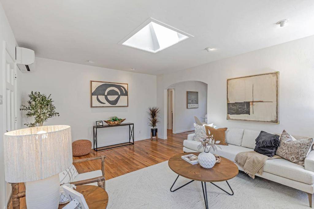 Menlo Park, CA 94025,1045 Almanor AVE