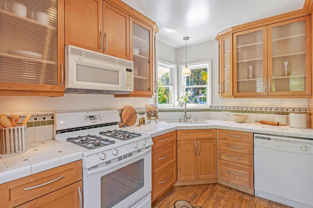 Menlo Park, CA 94025,1045 Almanor AVE