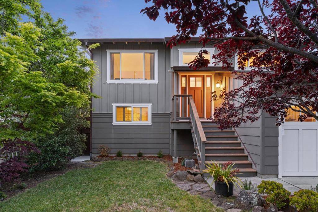 Half Moon Bay, CA 94019,624 Terrace AVE