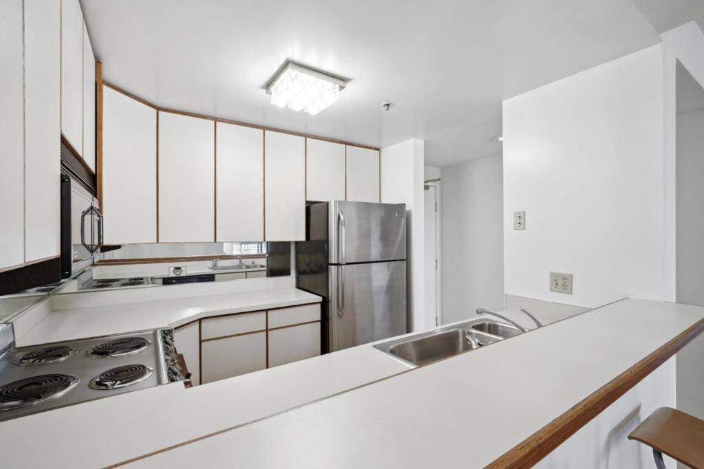 San Francisco, CA 94102,601 Van Ness AVE #1049