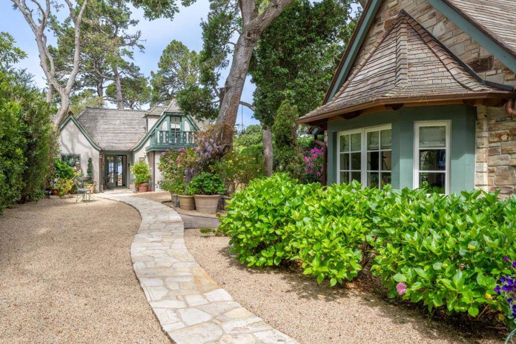 Carmel, CA 93921,0 Junipero 2 NW of 3rd AVE