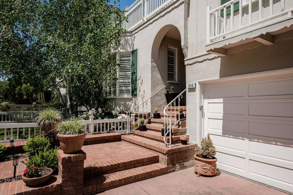 Burlingame, CA 94010,840 Edgehill DR