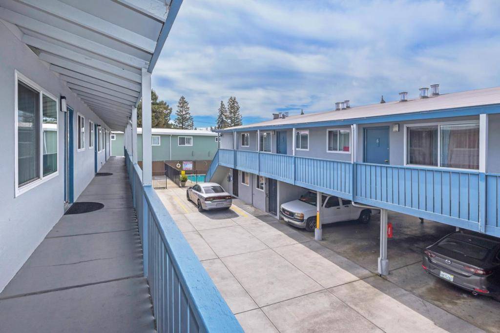 Redwood City, CA 94061,309315 Oak AVE