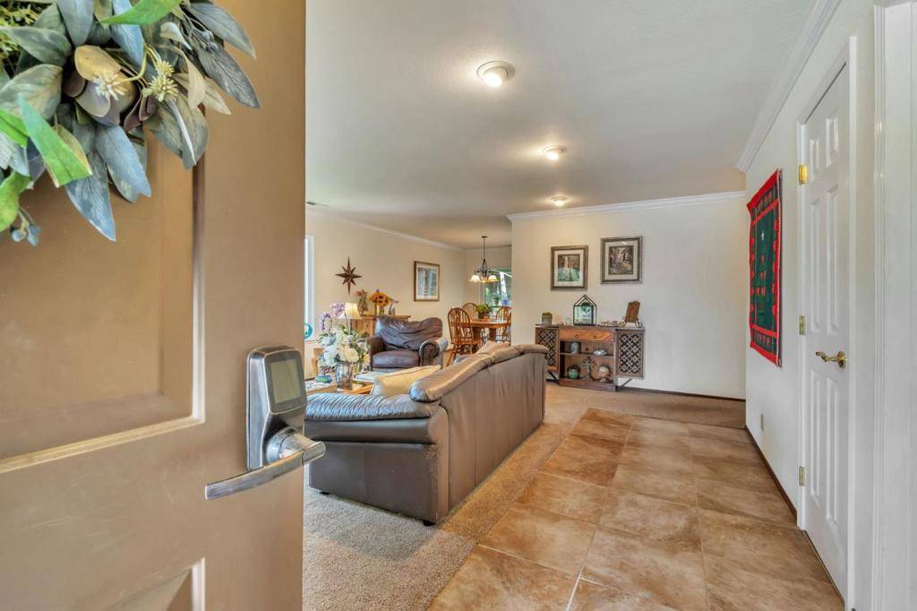 Watsonville, CA 95076,19 Magnolia CT