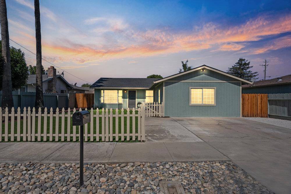 Hollister, CA 95023,22 Line ST