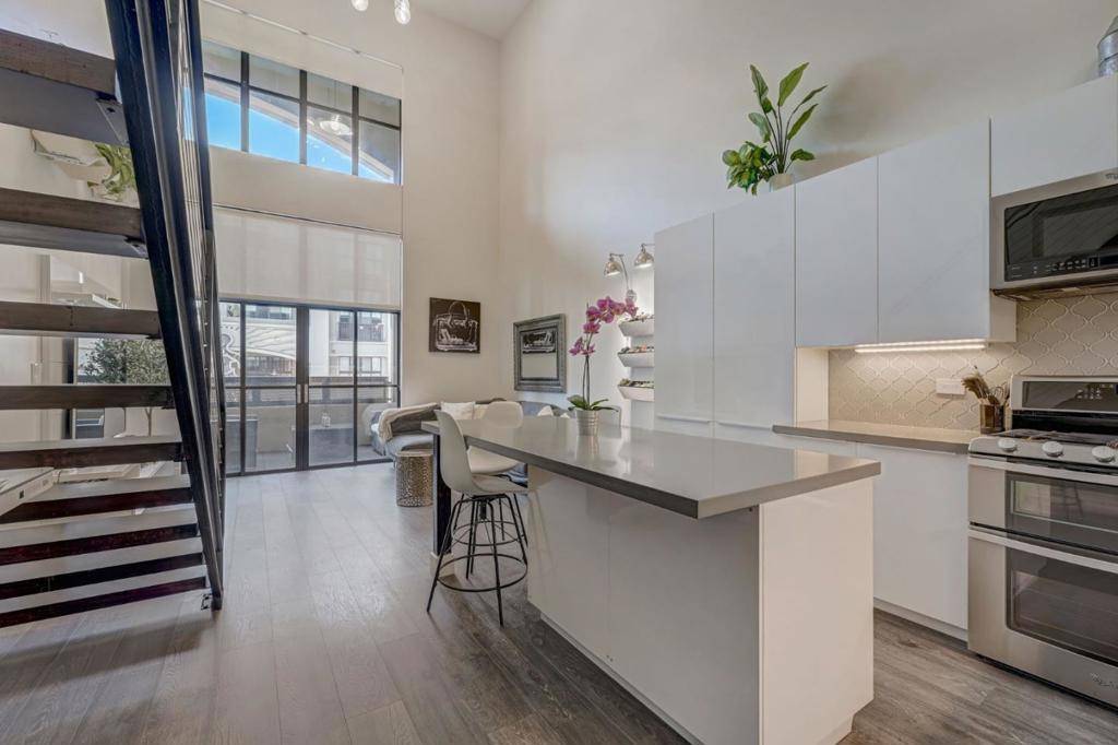 San Jose, CA 95128,334 Santana ROW #329