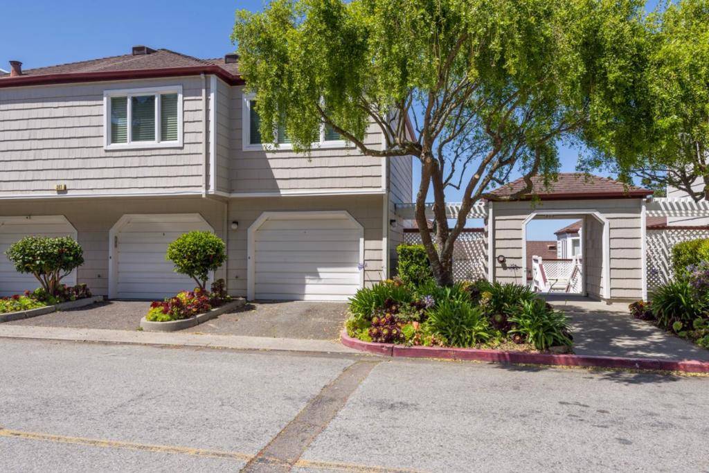 Daly City, CA 94014,383 Green Ridge DR #3