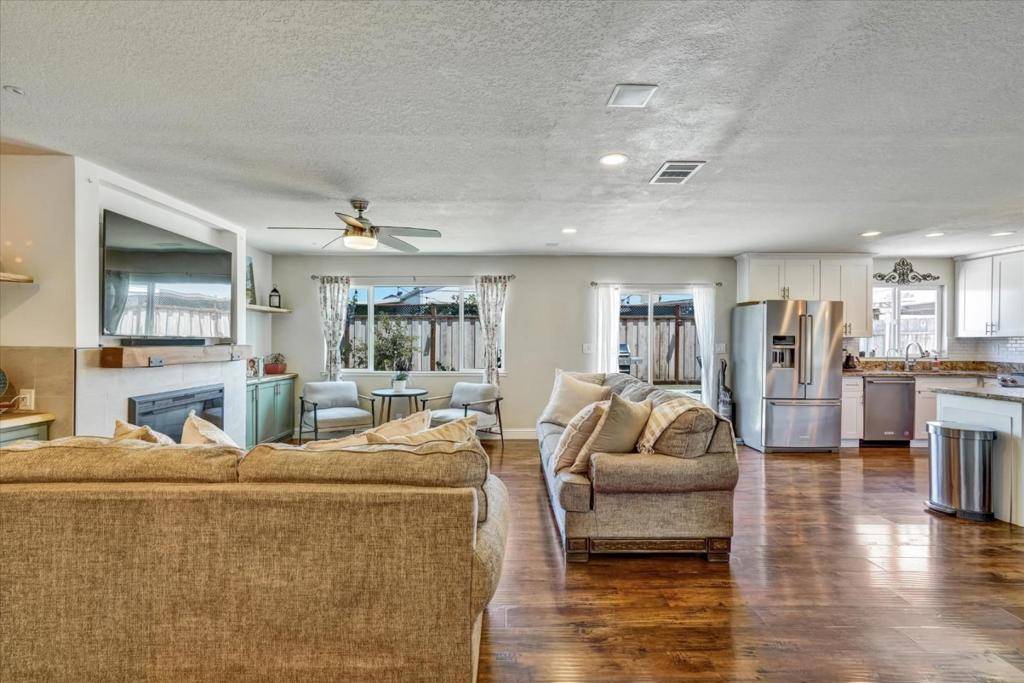 Gilroy, CA 95020,8100 Springdale CT