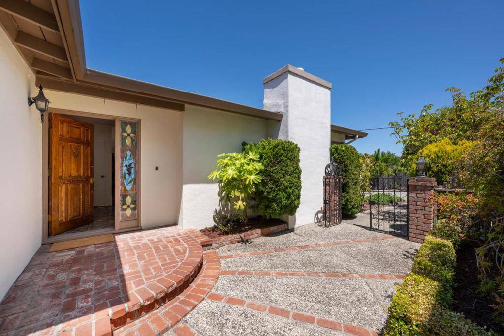 San Bruno, CA 94066,2289 Kingston AVE