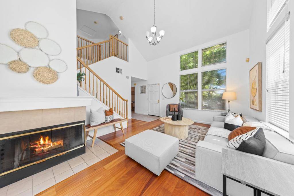 Mountain View, CA 94040,298 S Rengstorff AVE