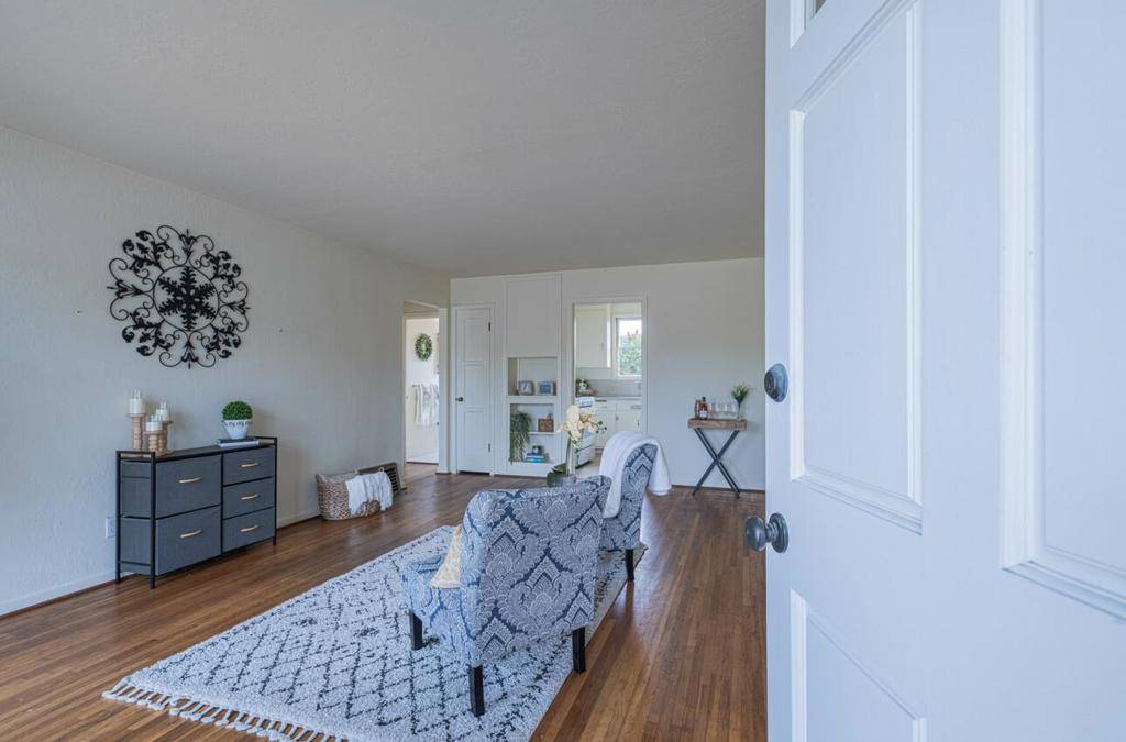 Pacific Grove, CA 93950,230 Gibson AVE