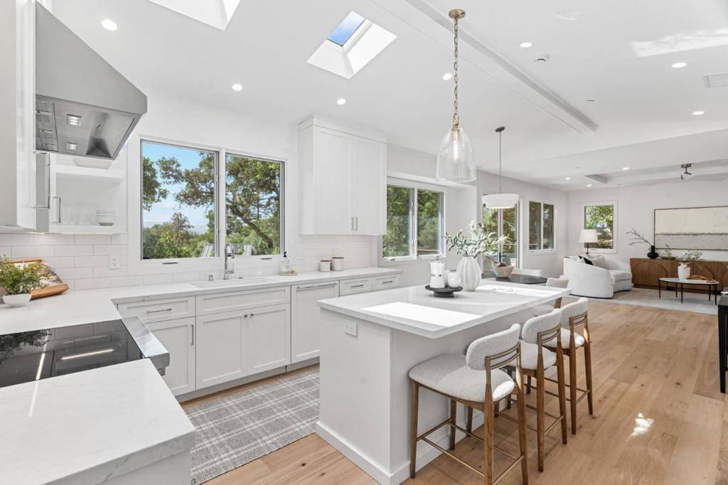Los Gatos, CA 95030,17119 Crescent DR
