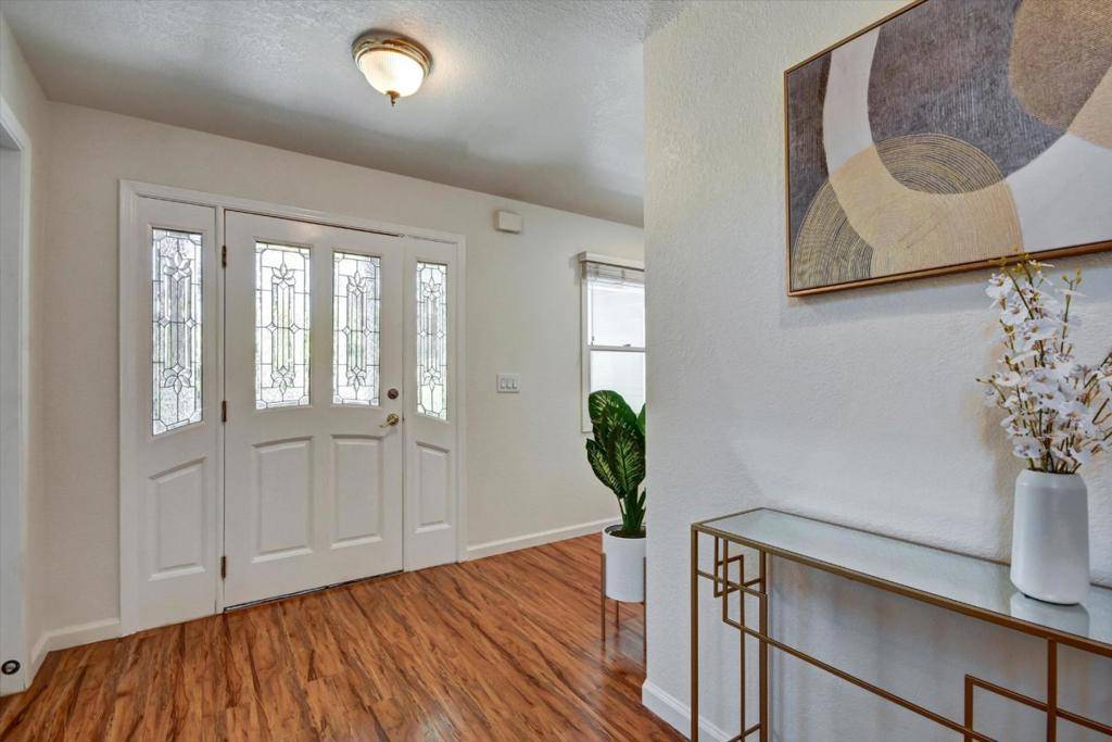 Cupertino, CA 95014,22081 Hibiscus CT